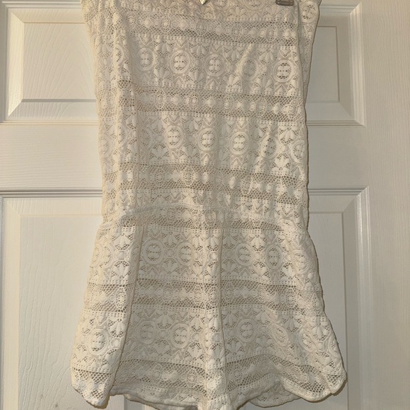 White Victoria’s Secret Pool Cover! - Picture 4 of 5